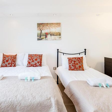 Premium Excel 3 & 2 Bedrooms London Exterior photo