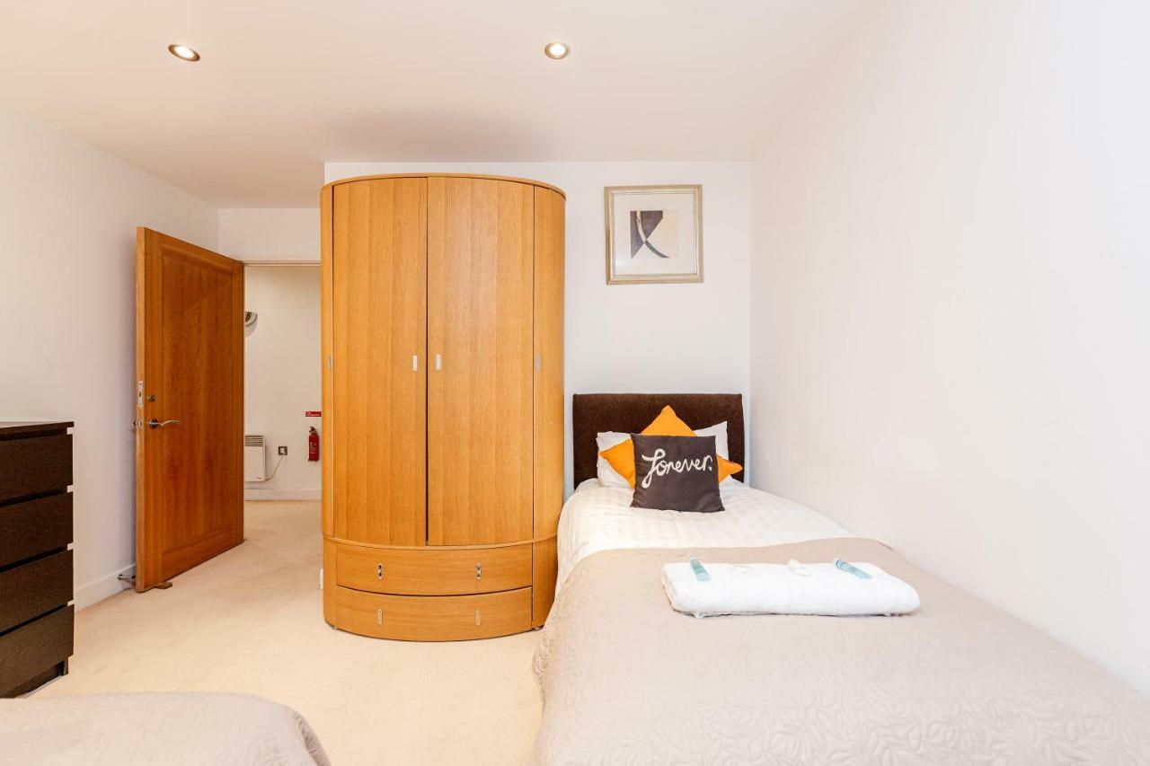 Premium Excel 3 & 2 Bedrooms London Exterior photo